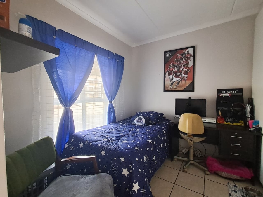 To Let 2 Bedroom Property for Rent in Kraaifontein East Western Cape
